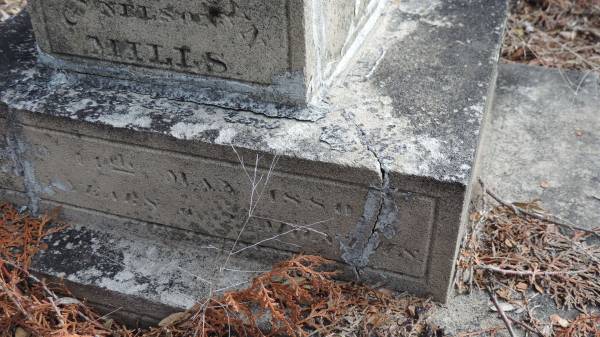 Gwendolyn Nelson MILLS  | d: 11 May 1880 aged 6? years and 3 months  |   | Yandilla All Saints Anglican Church with Cemetery  |   | 