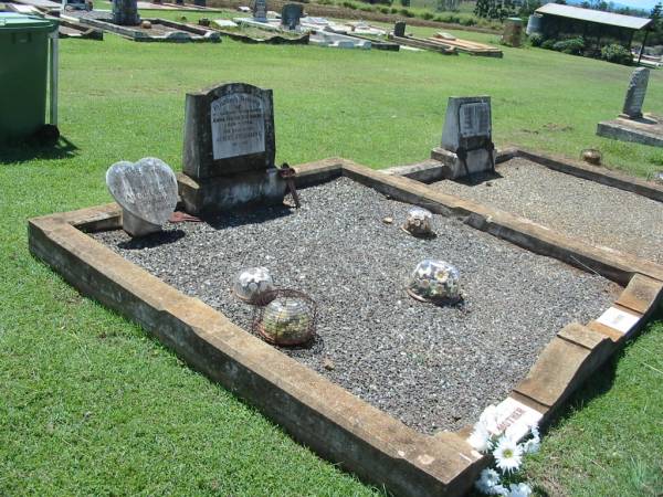 Anna Louise STERNBERG,  | wife mother,  | 1886 - 1952;  | Albert STERNBERG,  | father,  | 1881 - 1961;  | Annie Louise STEINBERG,  | daughter sister;  | Yarraman cemetery, Toowoomba Regional Council  | 