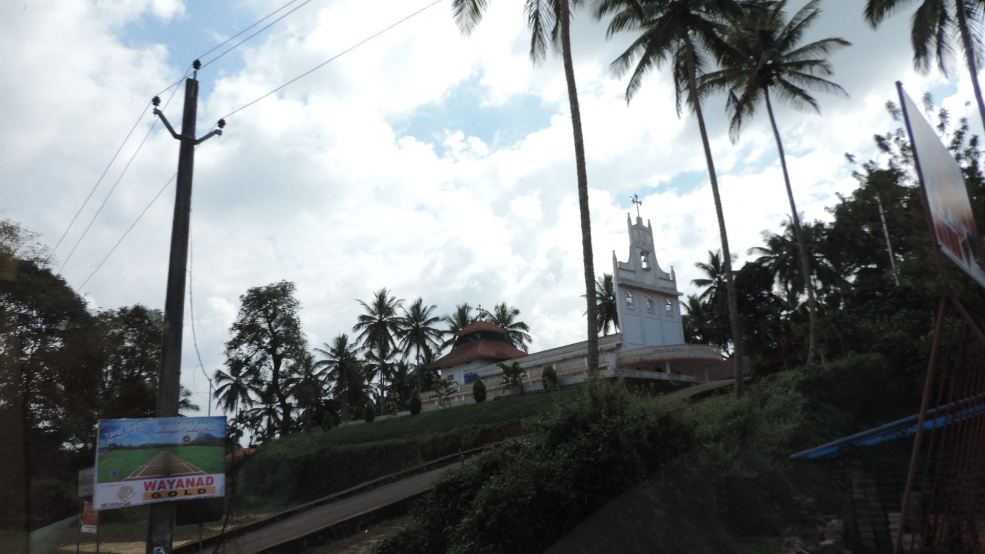 churches with oversize facade