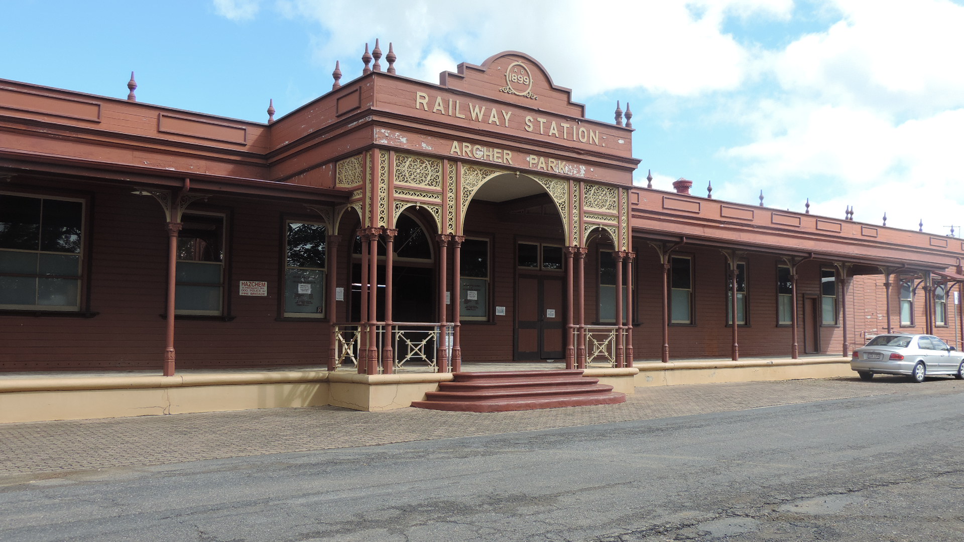 Archer Park railway station