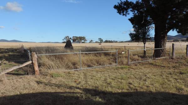 Ballandean homestead pioneer memorial, Southern Downs Region  |   | 