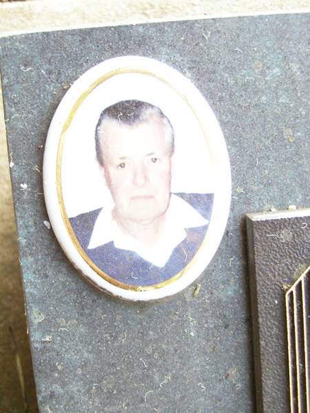 (Don) Leslie James WEST,  | 21-1-1933 - 30-6-2003;  | Beerwah Cemetery, City of Caloundra  | 