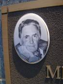 Mervyn Arthur LEE,
4-4-1922 - 7-12-2001;
Gheerulla cemetery, Maroochy Shire