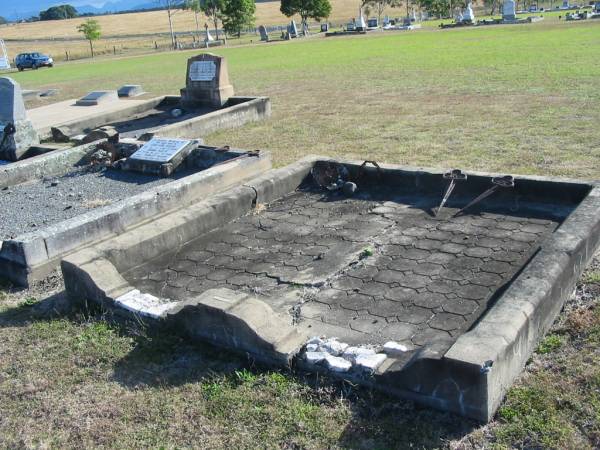 John B NUTTING?  | 18?? - ???2?  | Charles NUTTING?  | 1901 - 1935?  |   | Harrisville Cemetery - Scenic Rim Regional Council  | 