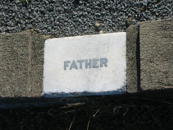 Robert DUNN  | d: 18 Jun 1942, aged 86  | Bessie Ellen DUNN  | d: 30 Jun 1933, aged 73  |   | Harrisville Cemetery - Scenic Rim Regional Council  | 