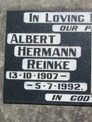 parents;
Albert Hermann REINKE,
13-10-1907 - 5-7-1992;
Elsie Eda REINKE,
24-12-1906 - 21-5-1991;
Kalbar General Cemetery, Boonah Shire