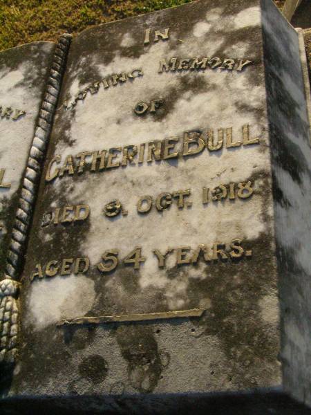 George BULL,  | died 26 Dec 1914 aged 52 years;  | Catherine BULL,  | died 9 Oct 1918 aged 54 years;  | Ivy BULL,  | died 10 Aug 1917 aged 20 years;  | Killarney cemetery, Warwick Shire  | 