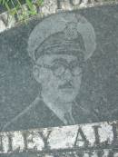 Stanley Alphonse LEWIS,
born Kent England 9-5-1905,
died Brisbane 8-9-1993,
wife Olive;
Maclean cemetery, Beaudesert Shire