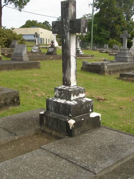 Frances BURKE,  | died 13 May 1933 aged ?? years;  | Dominic BURKE  | died 25 May 1940 aged 73? years;  | [[REDO]]  | Murwillumbah Catholic Cemetery, New South Wales  | 