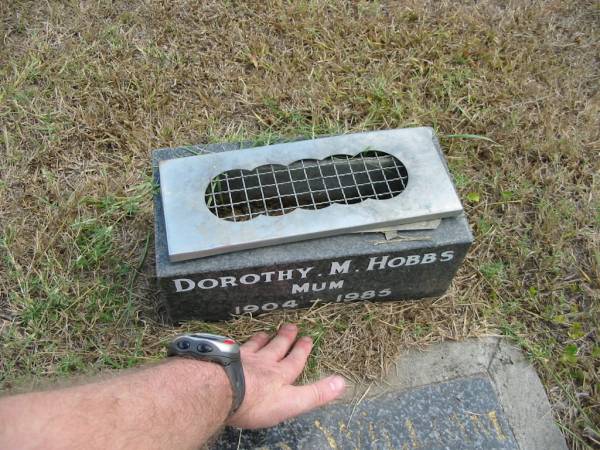 Dorothy M Hobbs  | 1904 - 1985  |   | Sherwood (Anglican) Cemetery, Brisbane  | 