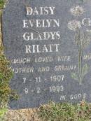 Daisy Evelyn Gladys Rilatt
b: 7 Nov 1907, d: 9 Feb 1993
Walter Clifton (Clif) John Rilatt
b: 1 Feb 1910, d: 7 Apr 1986
Woodhill cemetery (Veresdale), Beaudesert shire