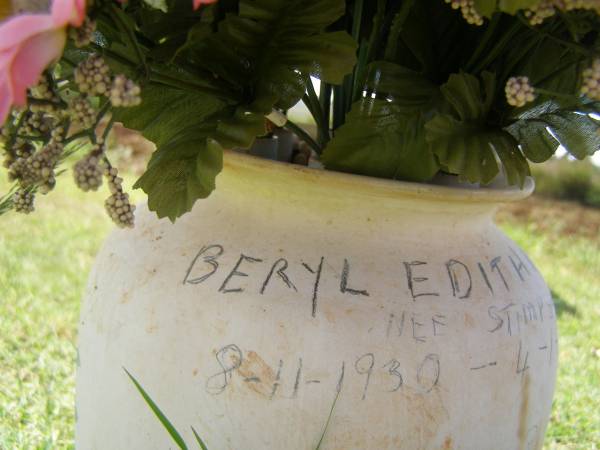 Beryl Edith GREEN (nee STIMPSON),  | 8-11-1930 - 4-1-2008,  | mother mother-in-law grandmother great-grandmother;  | Yarraman cemetery, Toowoomba Regional Council  | 