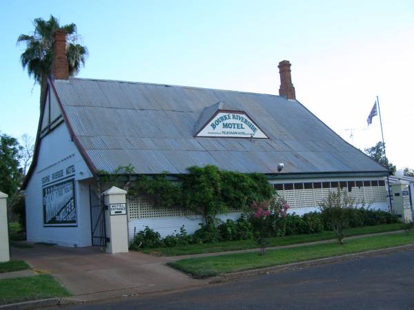 The historic Riverside Motel,  | formerly Telegraph Hotel,  | Bourke, New South Wales  | 
