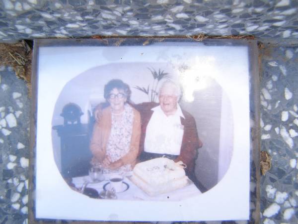 Grave of Albert Edwin Gale  | and wife Ruby Florene Irene Gale,  | Bourke cemetery,  | New South Wales  | 