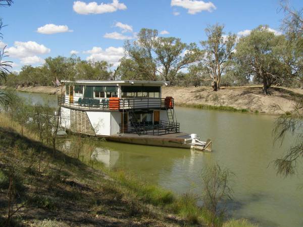 Paddlewheeler  Jandra  on the Darling River,  | North Bourke, New South Wales  | 