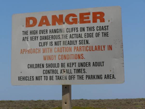 Cliffs at the Great Australian Bight,  | Nullarbor Plain,  | Eyre Highway,  | South Australia  | 